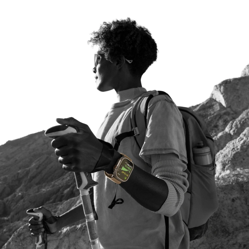 Умные часы Apple Watch Ultra 4 (2026) GPS+Cellular 49мм, Чёрный титановый корпус, ремешок "Бургунди спортивная петля" размер S/M 130-180 мм (MJC34). Фото 5