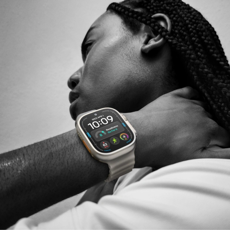 Умные часы Apple Watch Ultra 4 (2026) GPS+Cellular 49мм, Чёрный титановый корпус, ремешок "Бургунди спортивная петля" размер S/M 130-180 мм (MJC34). Фото 6