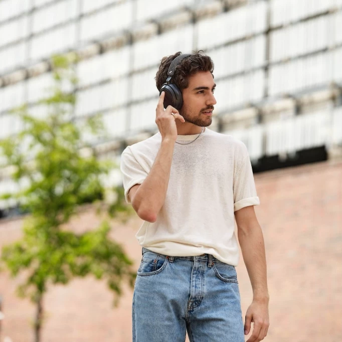 Беспроводные наушники Sennheiser Momentum 4, Blue (M4AEBT)