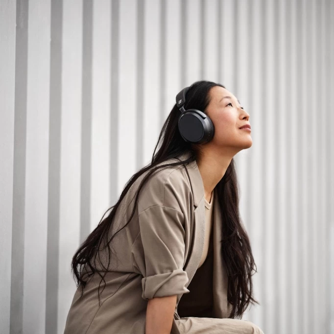 Беспроводные наушники Sennheiser Momentum 4, Blue (M4AEBT)