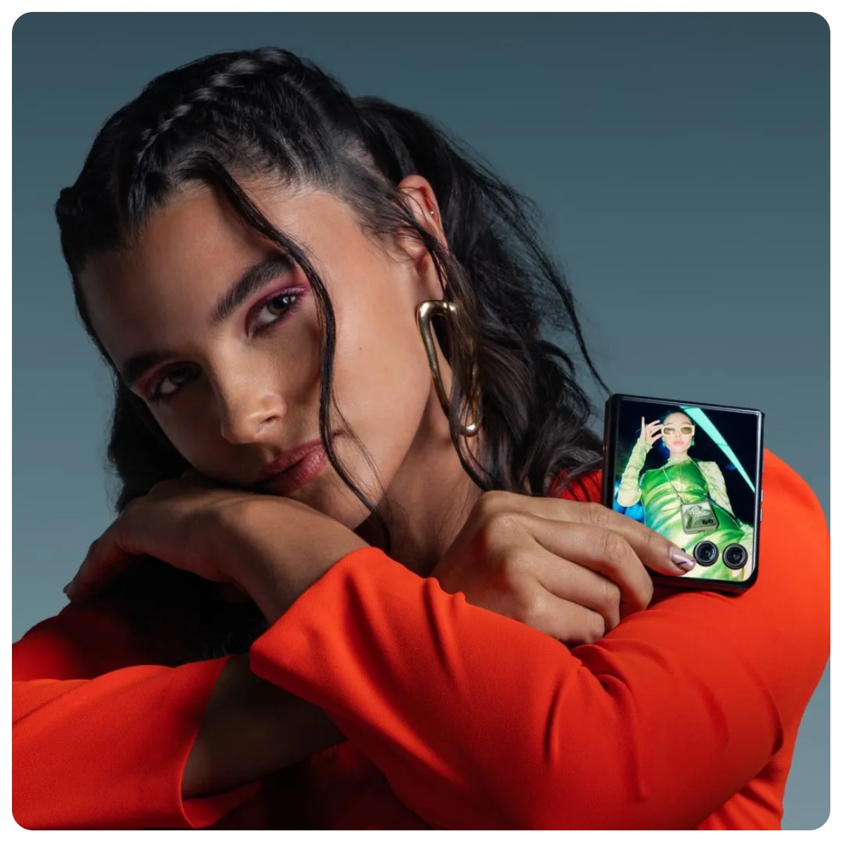 motorola-razr-50-ultra-novinka-07